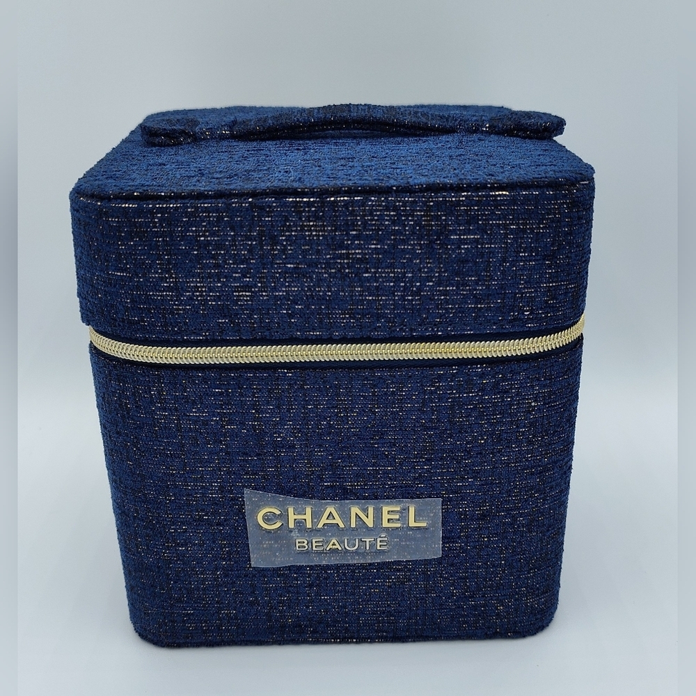 CHANEL Beauté Blue Tweed Vanity Cosmetic Train Case Zippered Beauty Organizer
